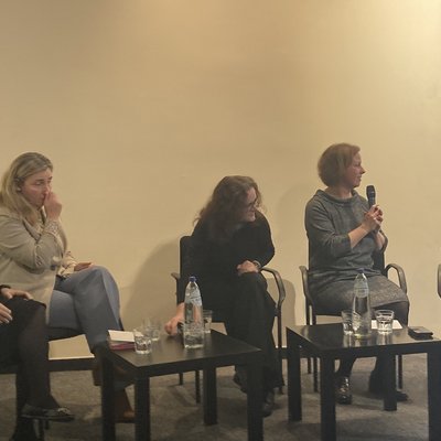 "Side Event" der Europäischen Woche der Regionen und Städte im EKD-Büro Brüssel - Ulrike Truderung (Moderatorin) mit Diskutantinnen 