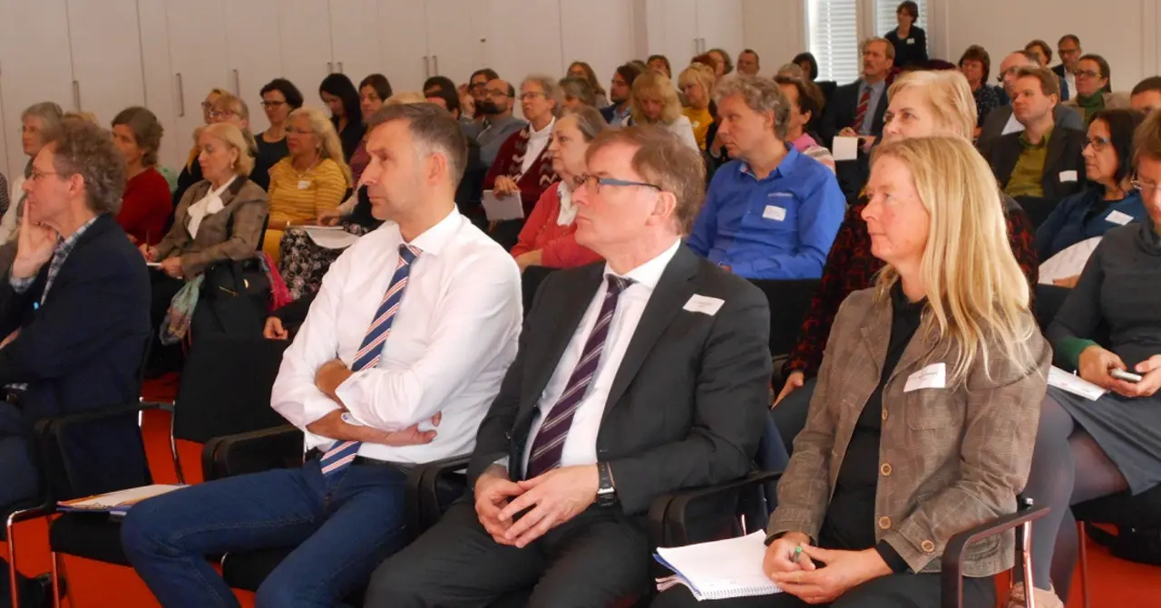 Gut besuchtes Plenum, Foto: EKBO
