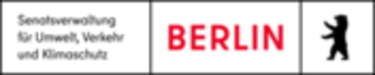 Das Logo der Senatsverwaltung für Umwelt, Verkehr und Klimaschutz zeigt einen roten Schriftzug „Berlin“ in Großbuchstaben, einen stilisierten Berliner Bären und den Namen der Senatsverwaltung in drei optisch abgegrenzten Feldern.