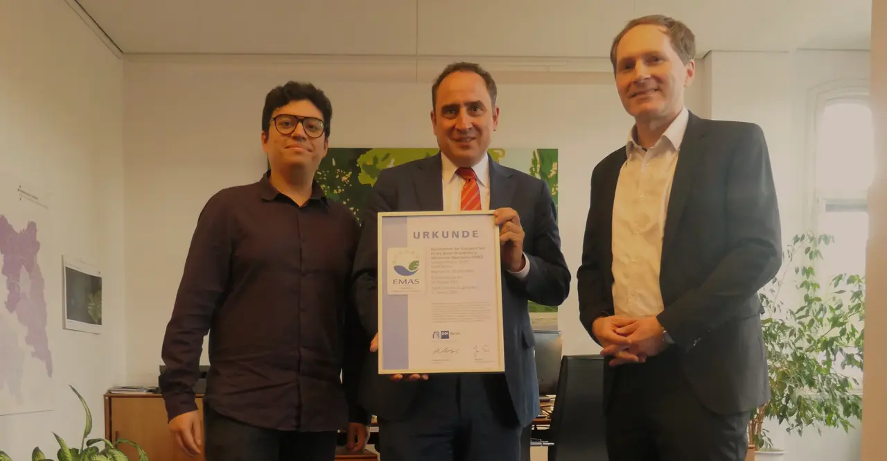 v.l.n.r. Giancarlo Walter, Umweltbeauftragter des Konsistoriums, Dr. Jörg Antoine, Präsident und Umweltmanagementbeauftragter und Henrik Vagt, Geschäftsführer Wirtschaft und Politik, IHK Berlin